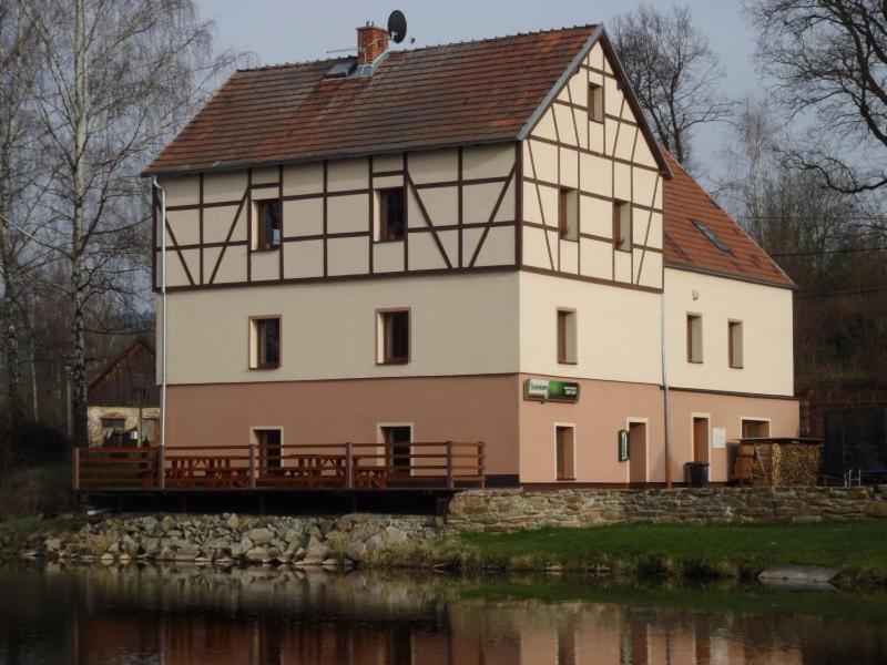 Penzion Cerny Mlyn Sokolov Brezova  Ngoại thất bức ảnh